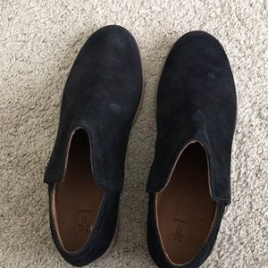 Ladies FRYE Black suede boots sz 9M